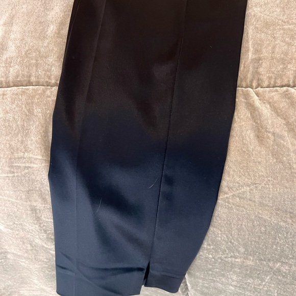 Beautiful Cach’e Navy Suit with matching pencil suit w/gold necklace. - Picture 13 of 15